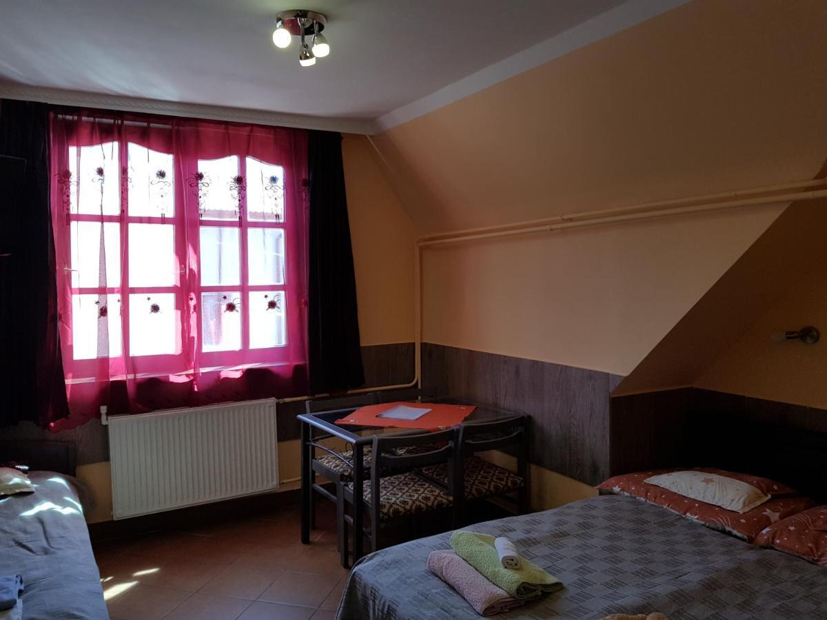 Leganyi Apartmanhaz Eger Exterior foto