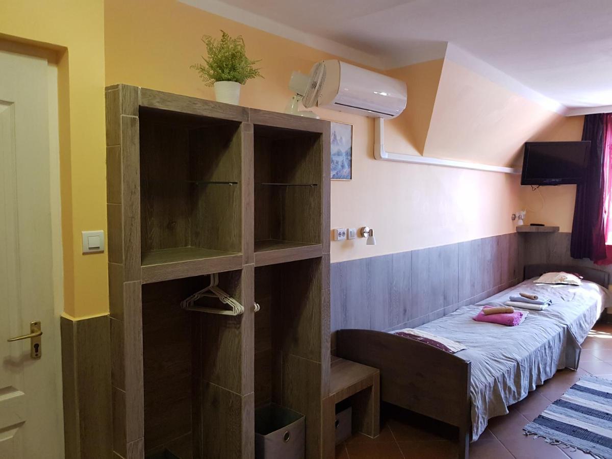 Leganyi Apartmanhaz Eger Exterior foto