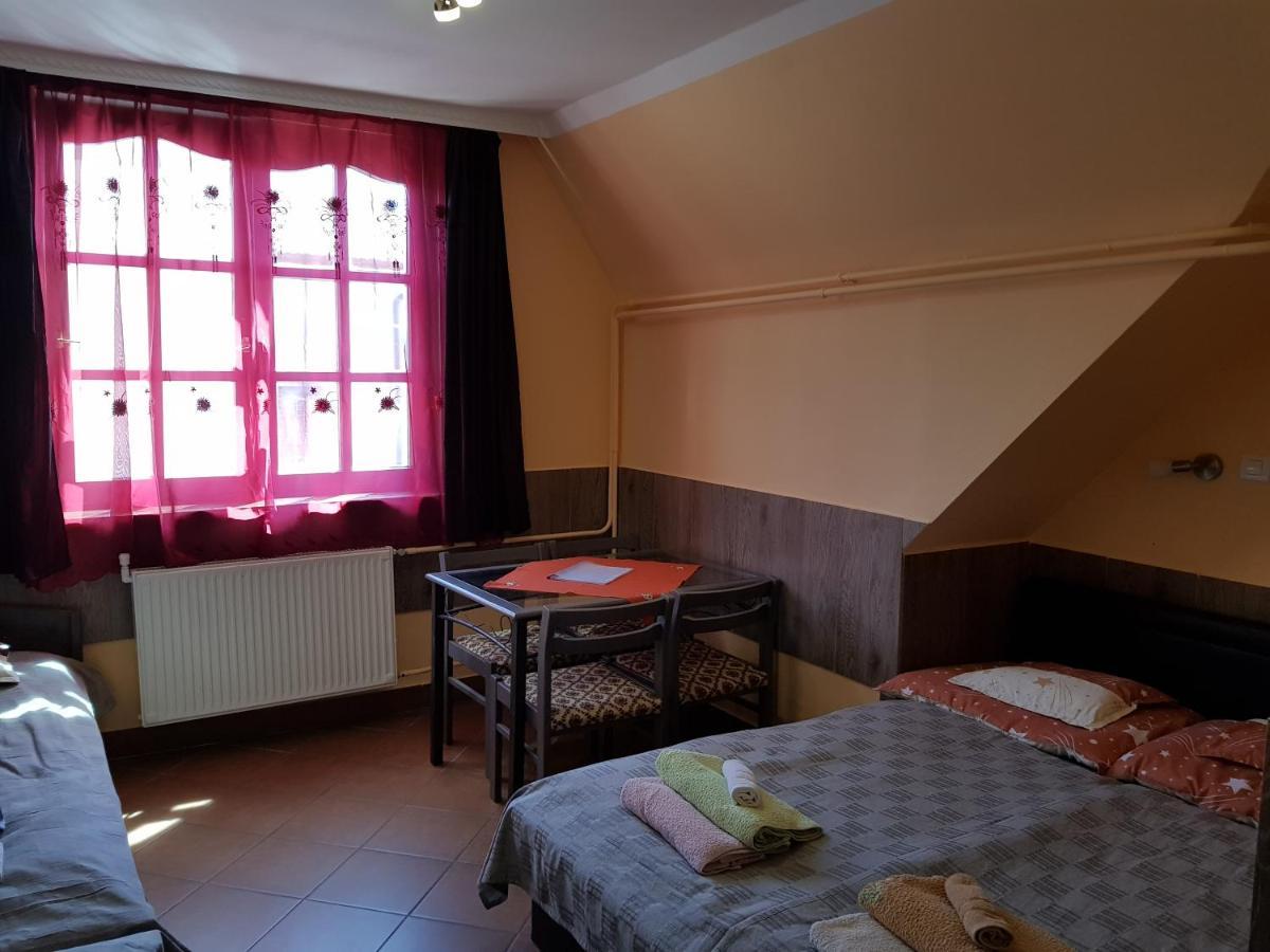 Leganyi Apartmanhaz Eger Exterior foto