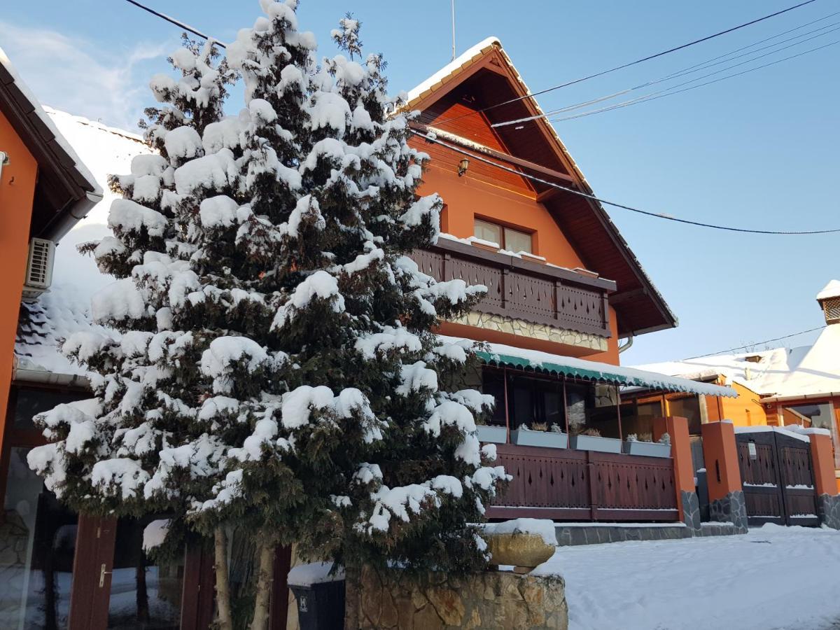 Leganyi Apartmanhaz Eger Exterior foto