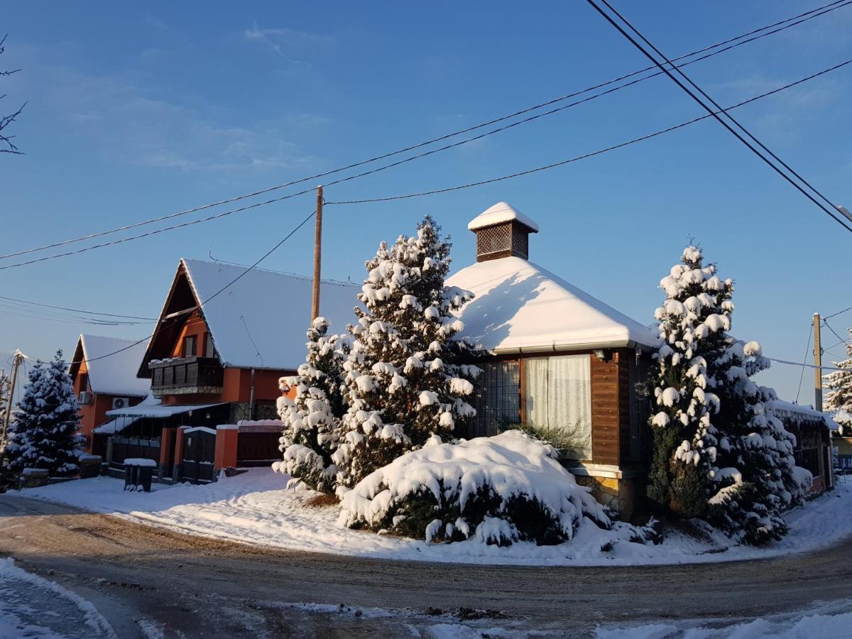 Leganyi Apartmanhaz Eger Exterior foto