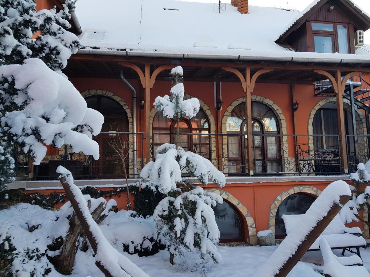 Leganyi Apartmanhaz Eger Exterior foto
