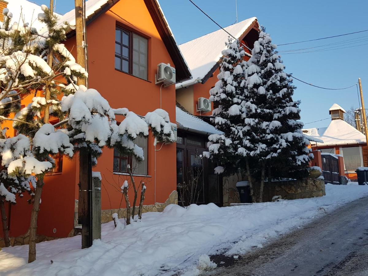 Leganyi Apartmanhaz Eger Exterior foto