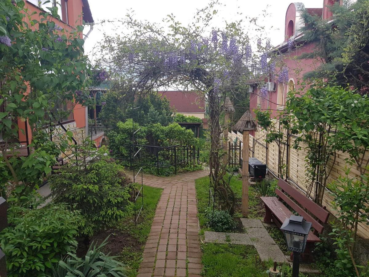 Leganyi Apartmanhaz Eger Exterior foto
