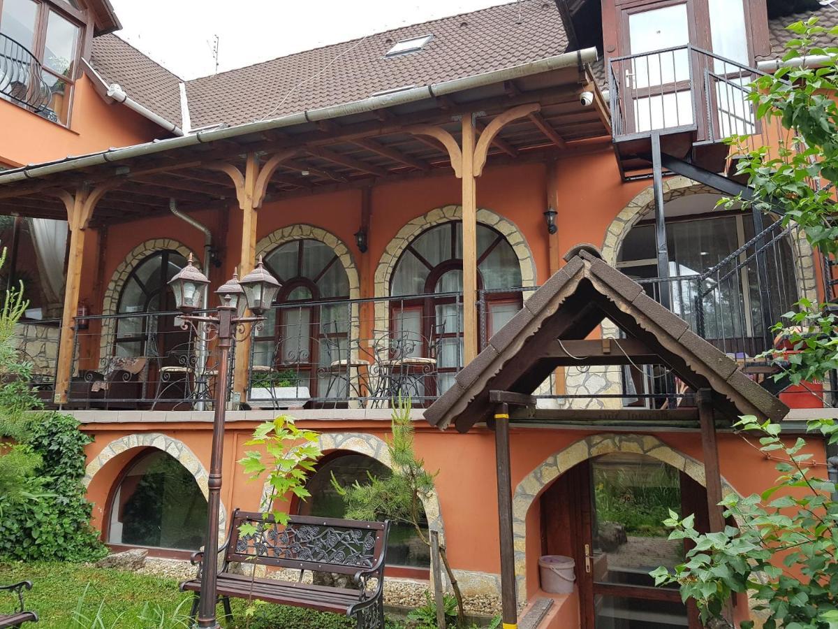 Leganyi Apartmanhaz Eger Exterior foto